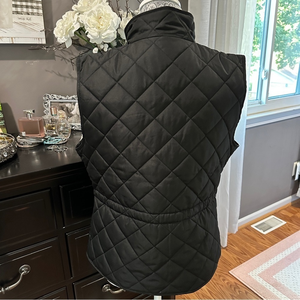 St. John’s Bay Quilted Black Puffer Vest with Gold Zip & Pockets Size M - Picture 8 of 14